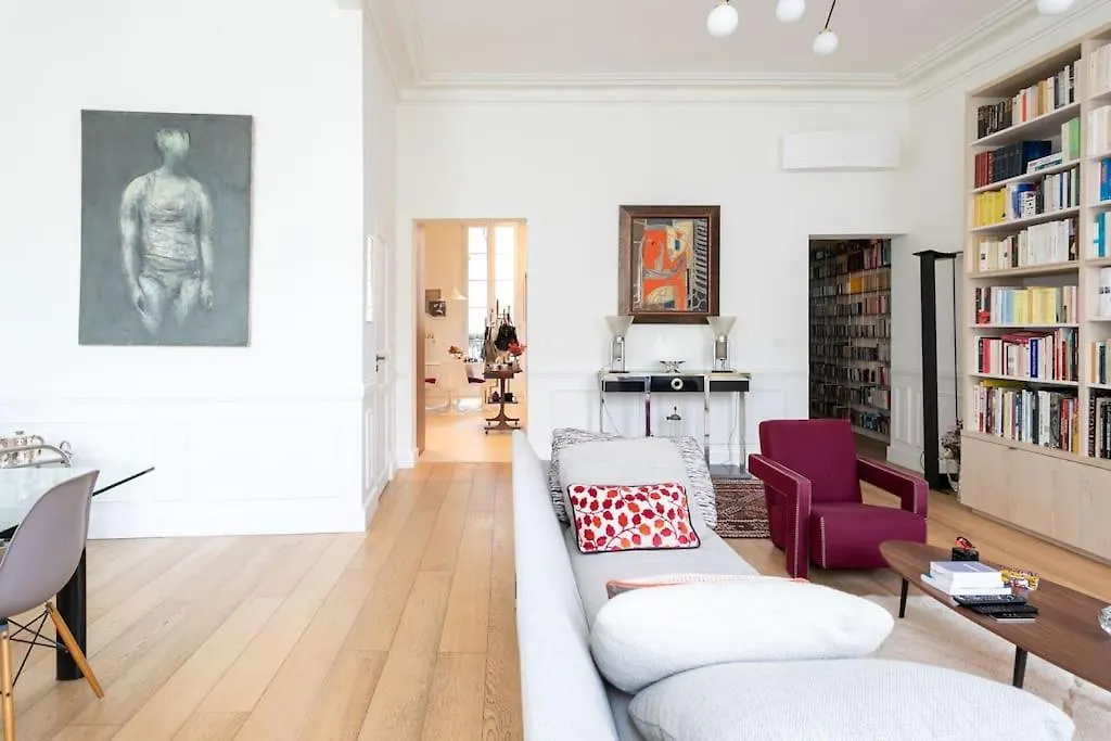 Chic Flat Place Des Vosges Paris
