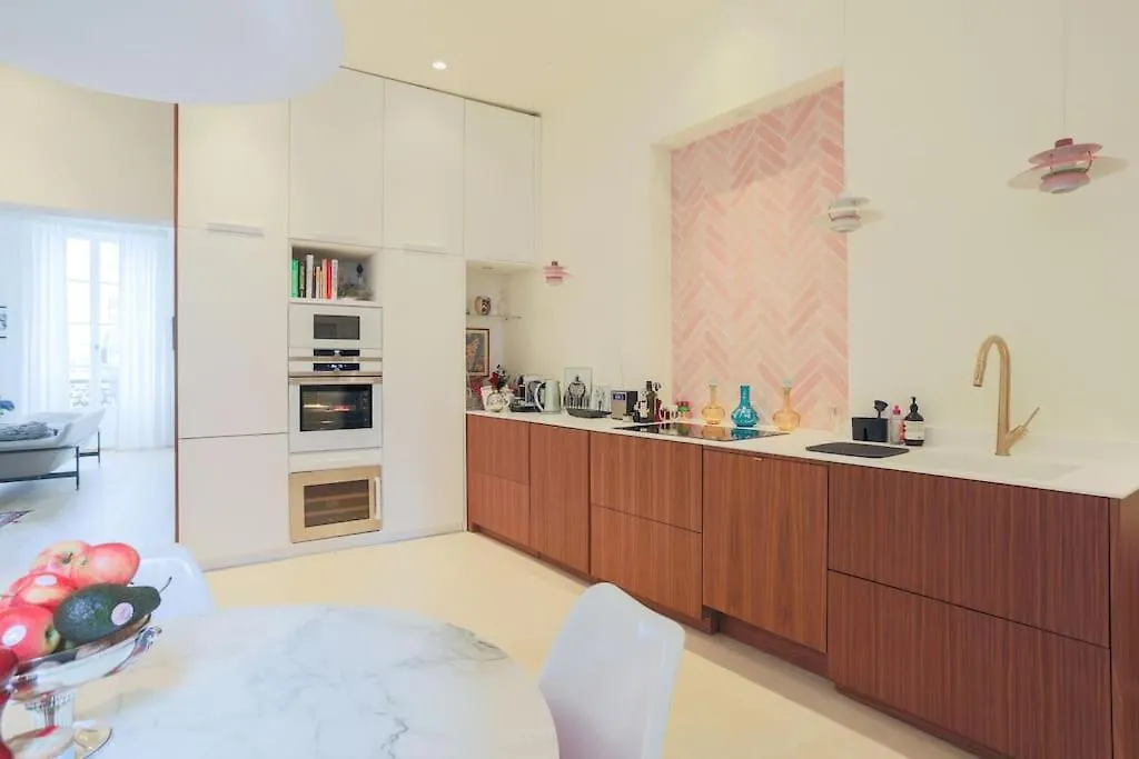 Chic Flat Place Des Vosges Parijs